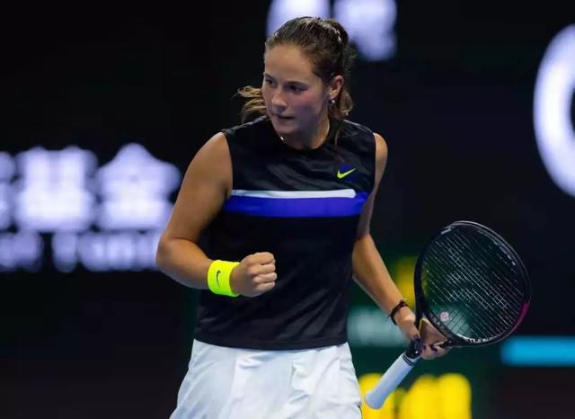 他的出球与 他的出球与