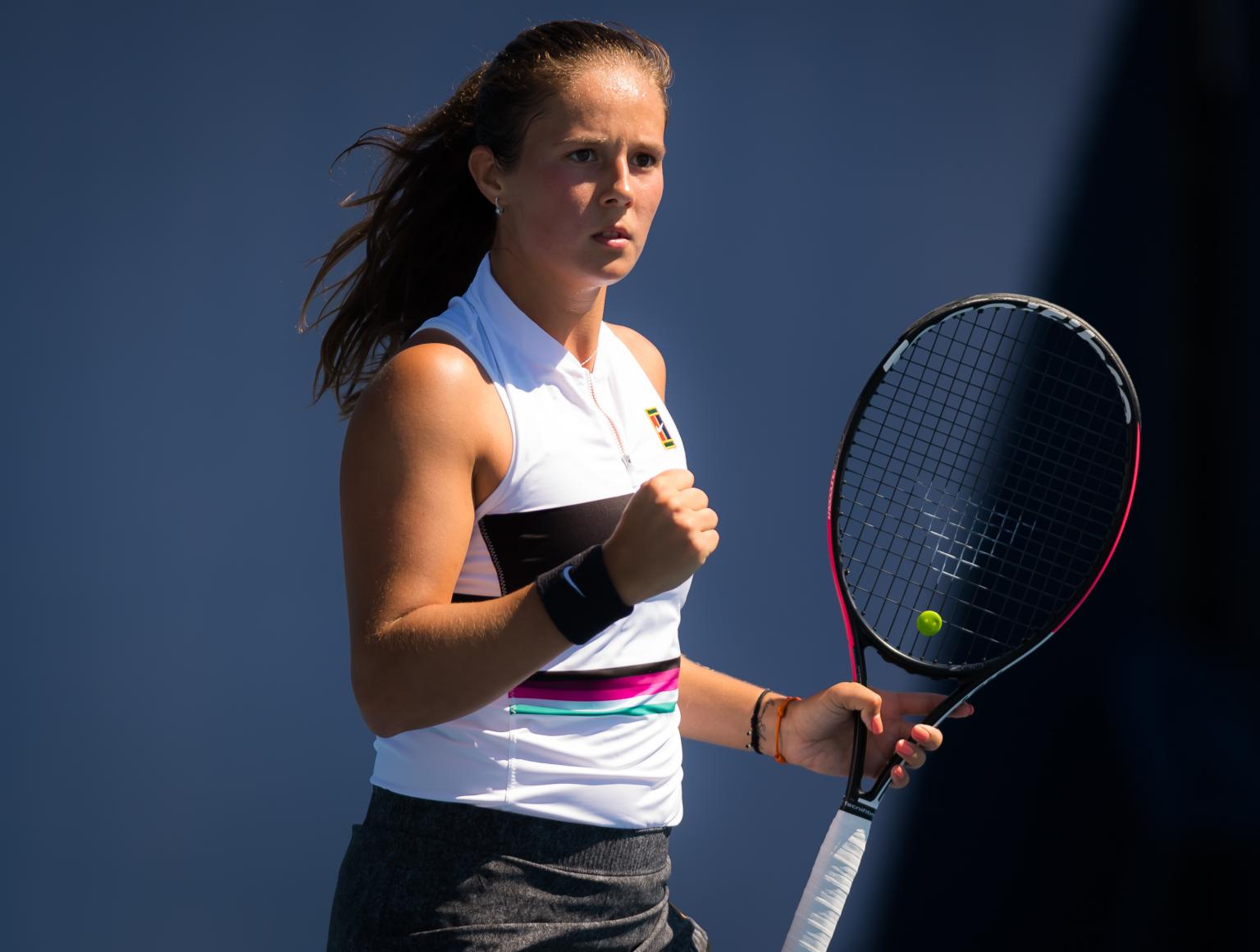 国青队尽显 国青队尽显